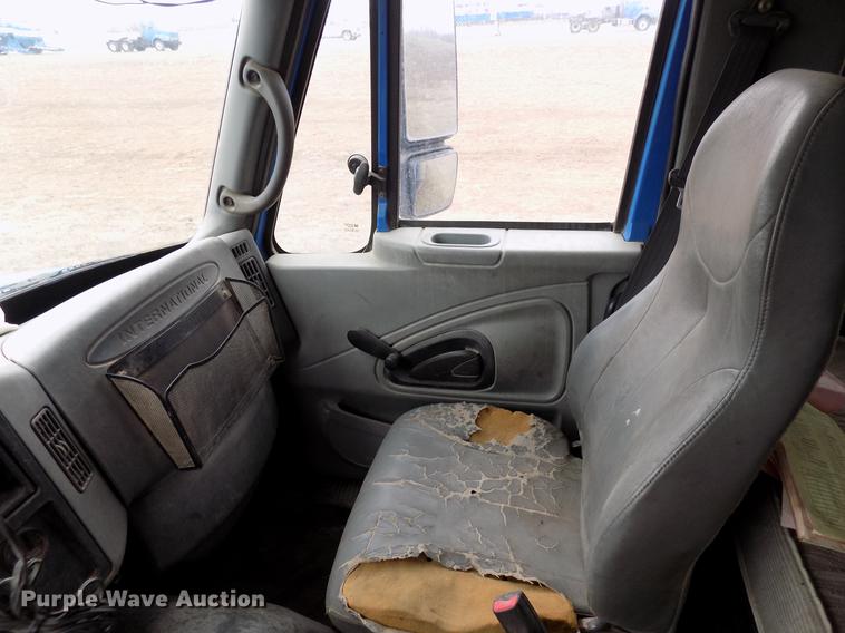 image for item DD3663 2005 International 7600 pump truck