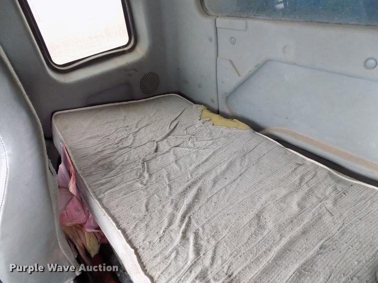 image for item DD3663 2005 International 7600 pump truck