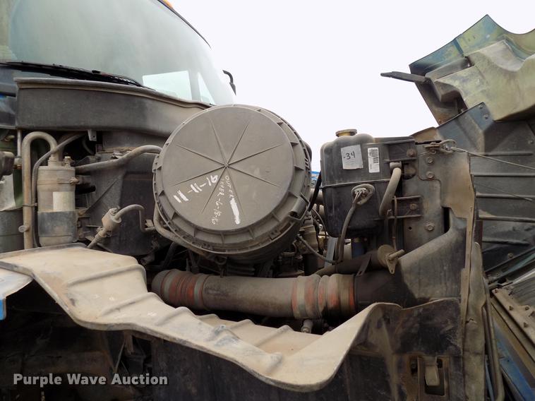 image for item DD3663 2005 International 7600 pump truck