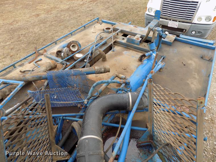 image for item DD3663 2005 International 7600 pump truck