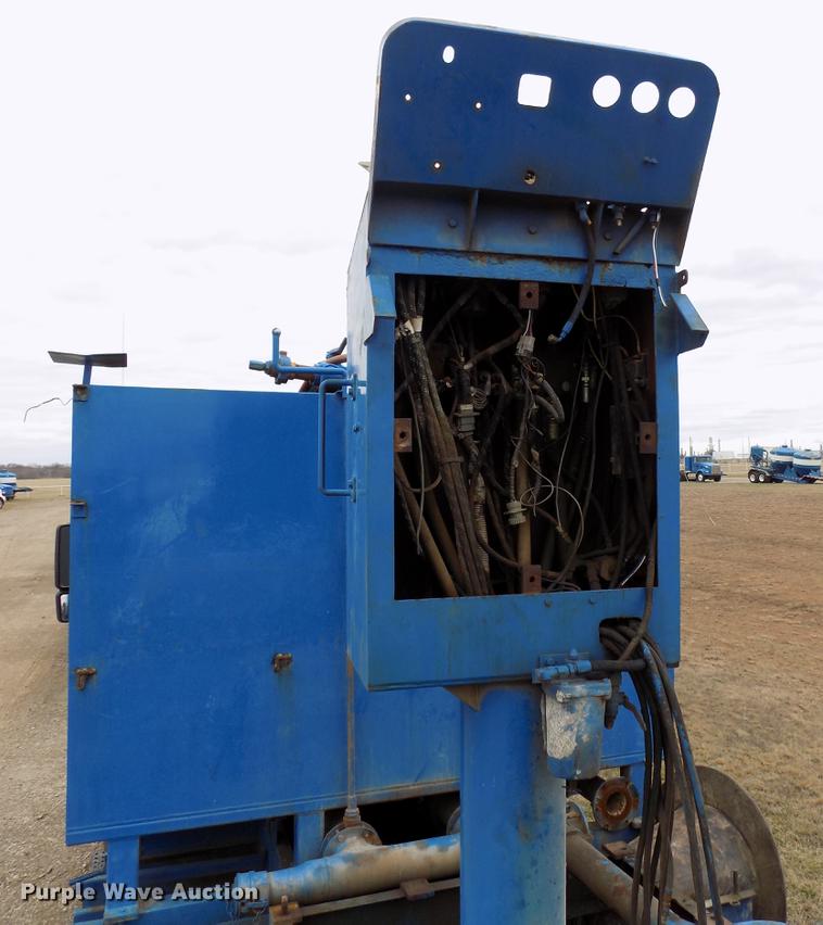 image for item DD3663 2005 International 7600 pump truck