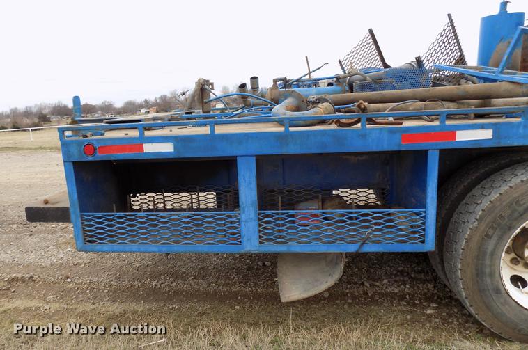 image for item DD3663 2005 International 7600 pump truck