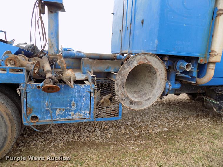 image for item DD3663 2005 International 7600 pump truck