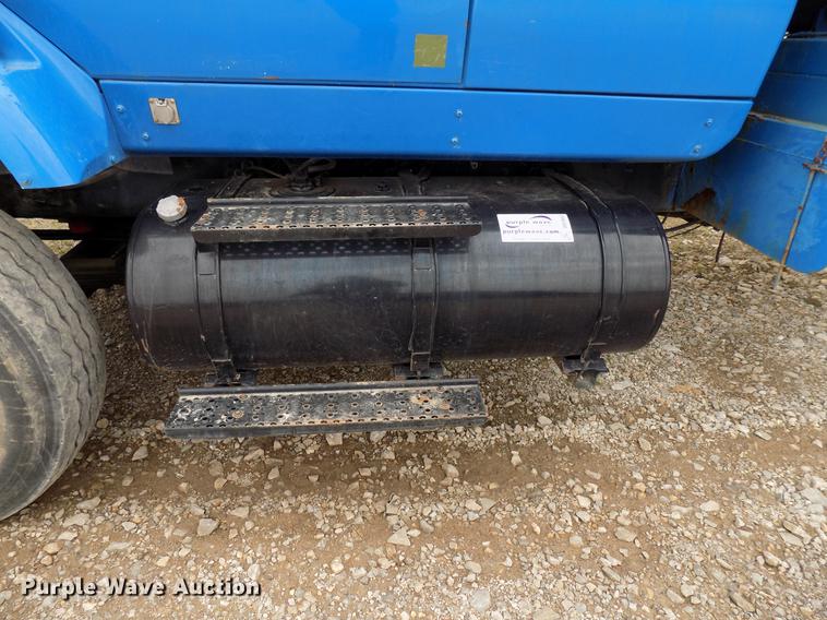 image for item DD3663 2005 International 7600 pump truck