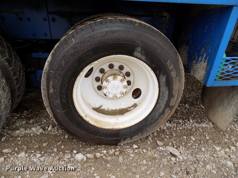 image for item DD3663 2005 International 7600 pump truck