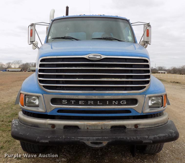 image for item DD3665 2006 Sterling L-Line cement pump truck