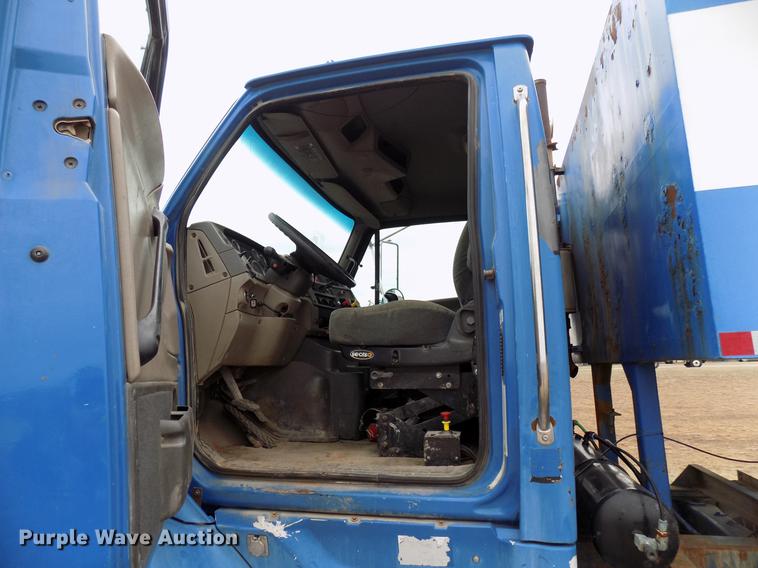 image for item DD3665 2006 Sterling L-Line cement pump truck