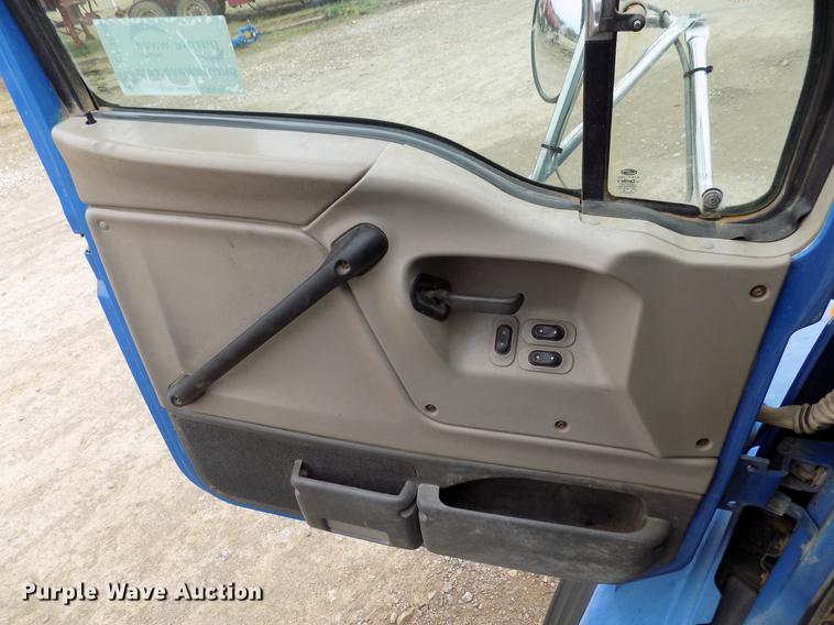 image for item DD3665 2006 Sterling L-Line cement pump truck