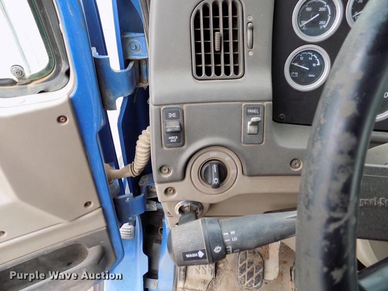 image for item DD3665 2006 Sterling L-Line cement pump truck