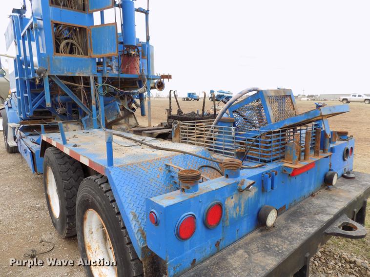 image for item DD3665 2006 Sterling L-Line cement pump truck