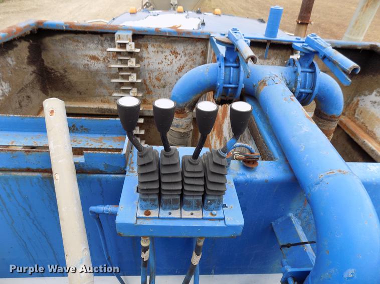 image for item DD3665 2006 Sterling L-Line cement pump truck