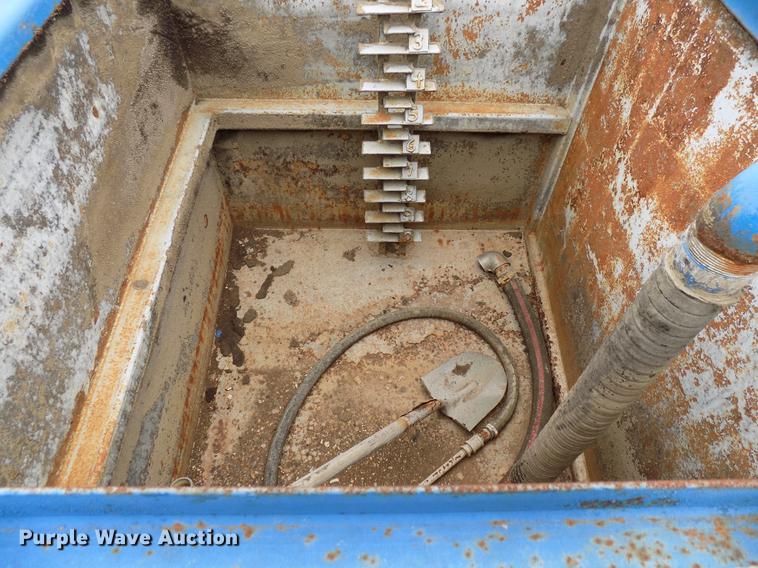 image for item DD3665 2006 Sterling L-Line cement pump truck