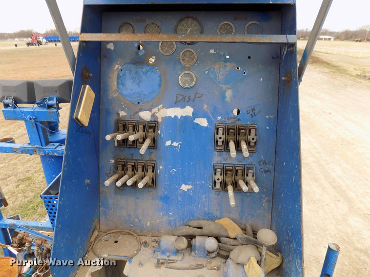 image for item DD3665 2006 Sterling L-Line cement pump truck