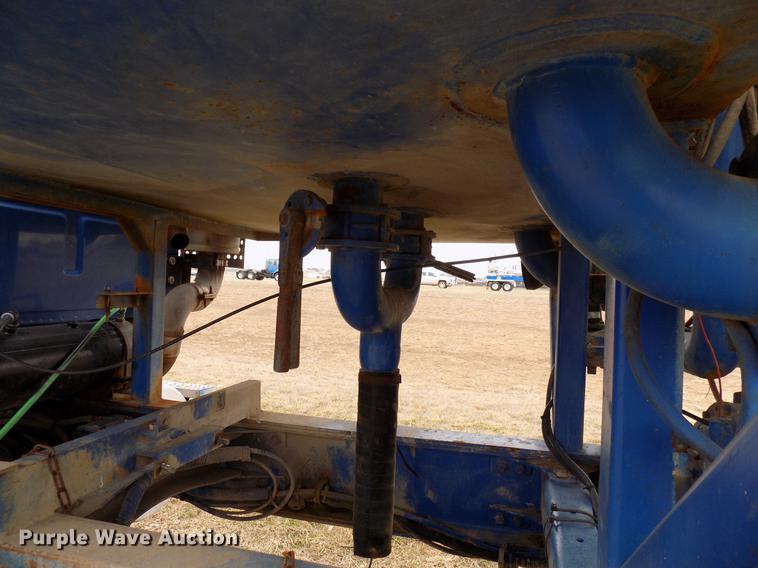 image for item DD3665 2006 Sterling L-Line cement pump truck