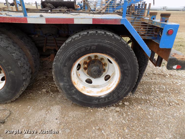 image for item DD3665 2006 Sterling L-Line cement pump truck