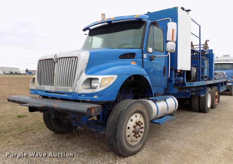 image for item DD3666 2004 International 7600 pump truck