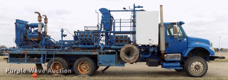 image for item DD3666 2004 International 7600 pump truck