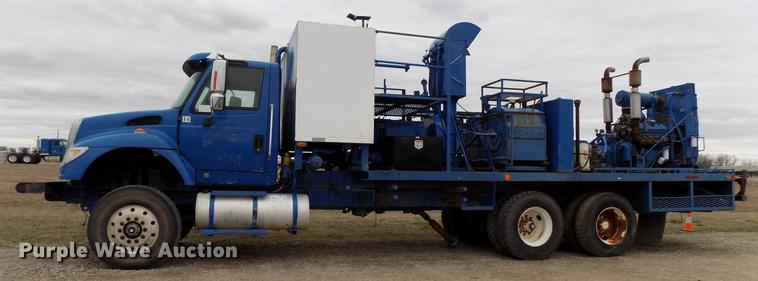 image for item DD3666 2004 International 7600 pump truck