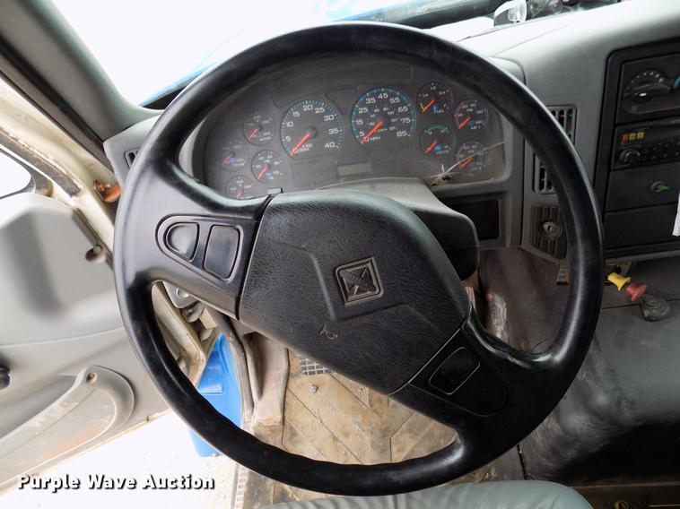 image for item DD3666 2004 International 7600 pump truck