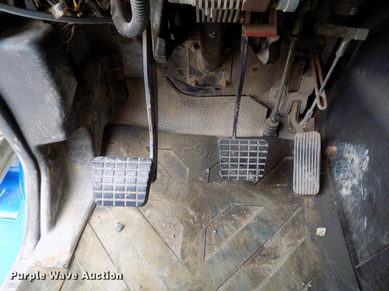 image for item DD3666 2004 International 7600 pump truck