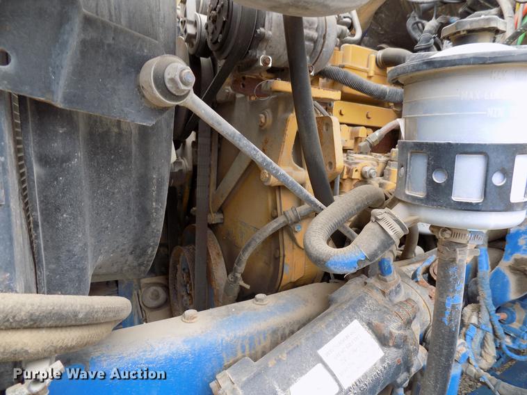 image for item DD3666 2004 International 7600 pump truck