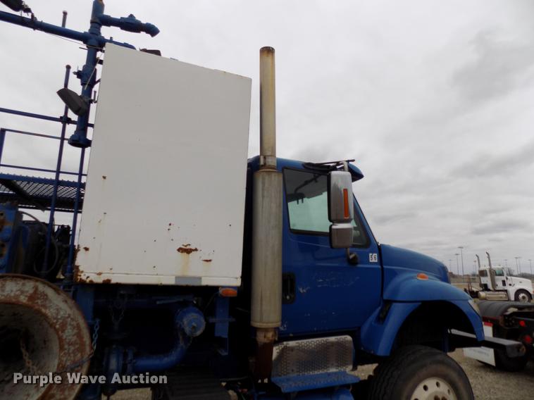 image for item DD3666 2004 International 7600 pump truck