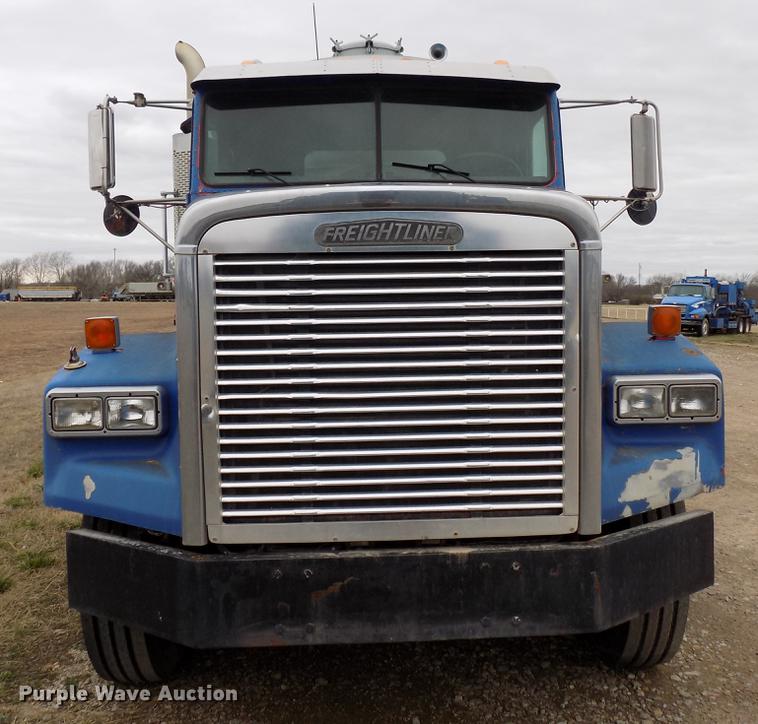 image for item DD3667 1995 Freightliner FLD pump truck