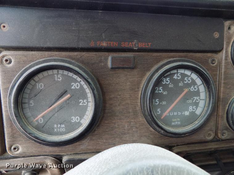 image for item DD3667 1995 Freightliner FLD pump truck