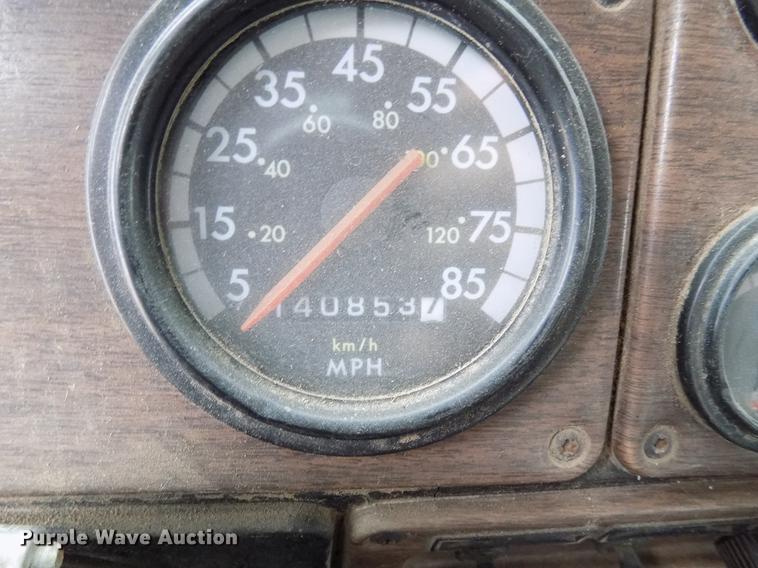 image for item DD3667 1995 Freightliner FLD pump truck