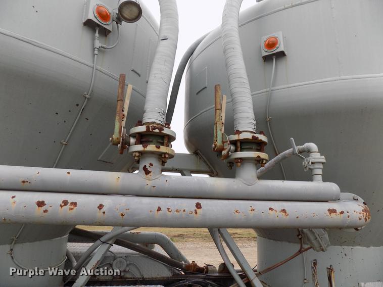 image for item DD3667 1995 Freightliner FLD pump truck