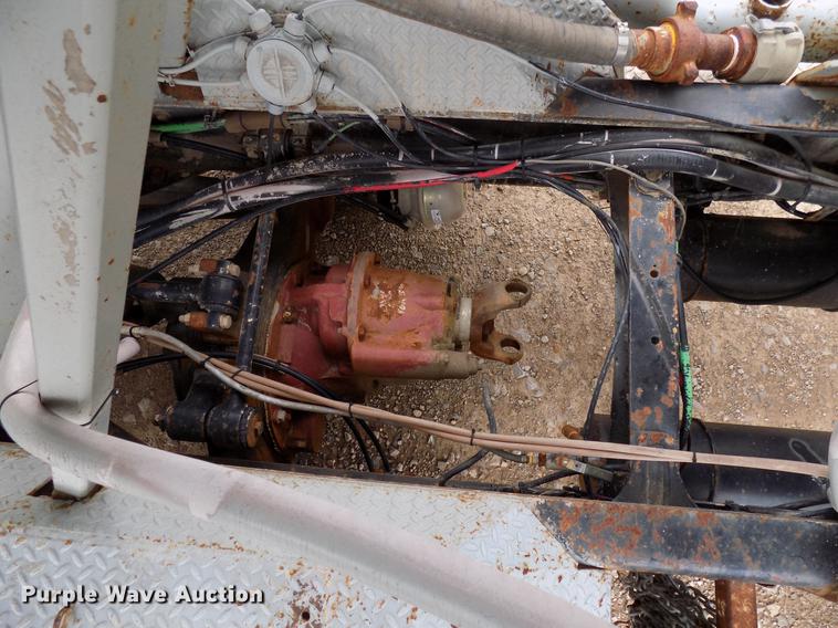 image for item DD3667 1995 Freightliner FLD pump truck