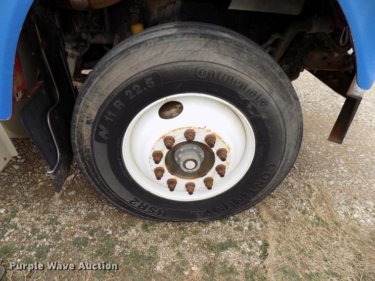 image for item DD3667 1995 Freightliner FLD pump truck