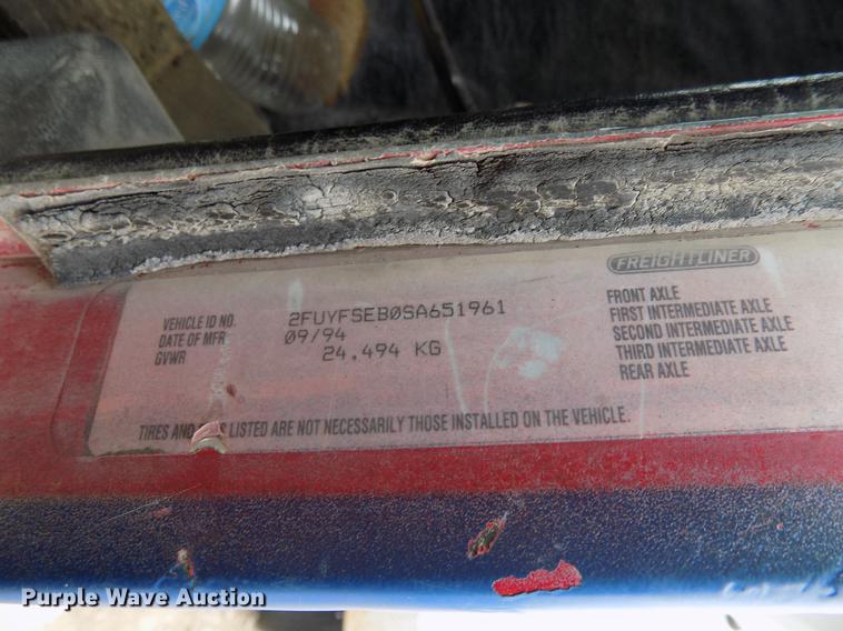 image for item DD3667 1995 Freightliner FLD pump truck