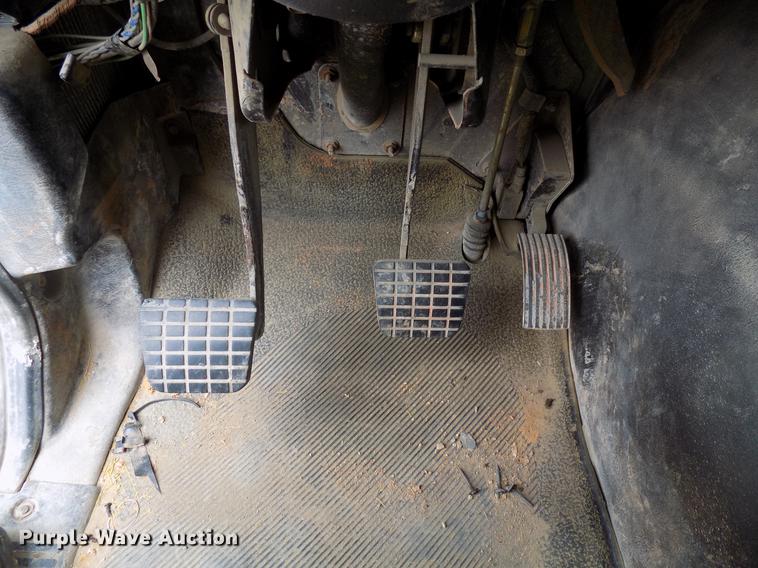 image for item DD3671 2007 International 7600 bulk cement truck