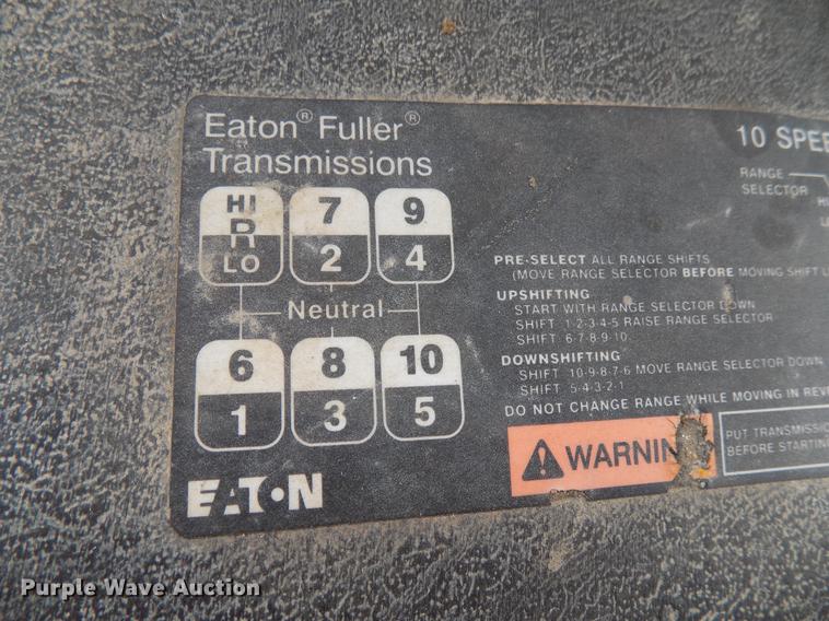 image for item DD3671 2007 International 7600 bulk cement truck