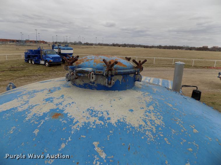 image for item DD3671 2007 International 7600 bulk cement truck