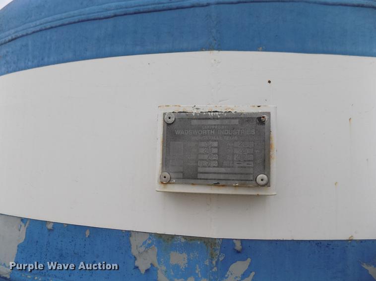 image for item DD3671 2007 International 7600 bulk cement truck