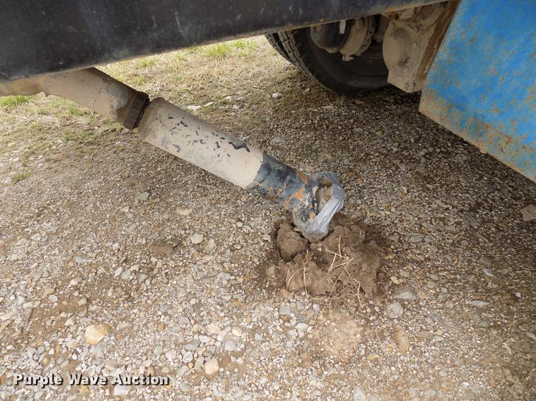 image for item DD3671 2007 International 7600 bulk cement truck