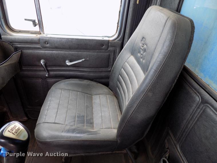 image for item DD3672 2001 Mack RD pump truck