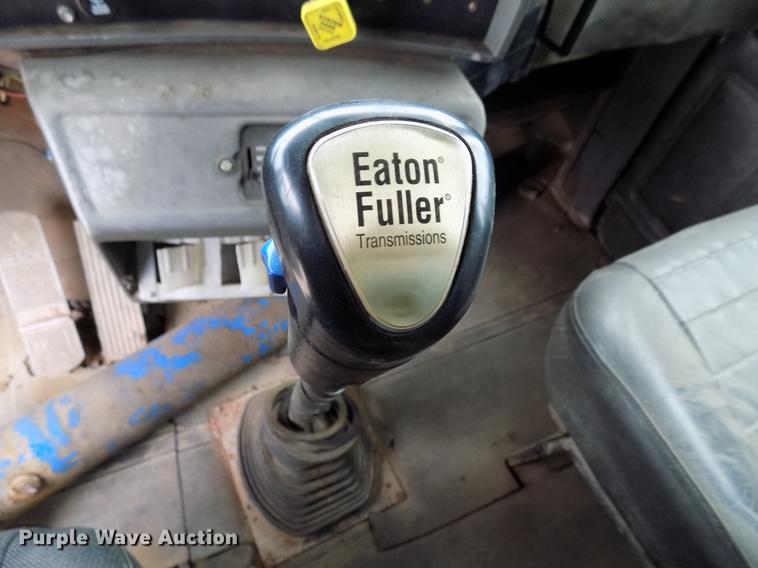 image for item DD3672 2001 Mack RD pump truck