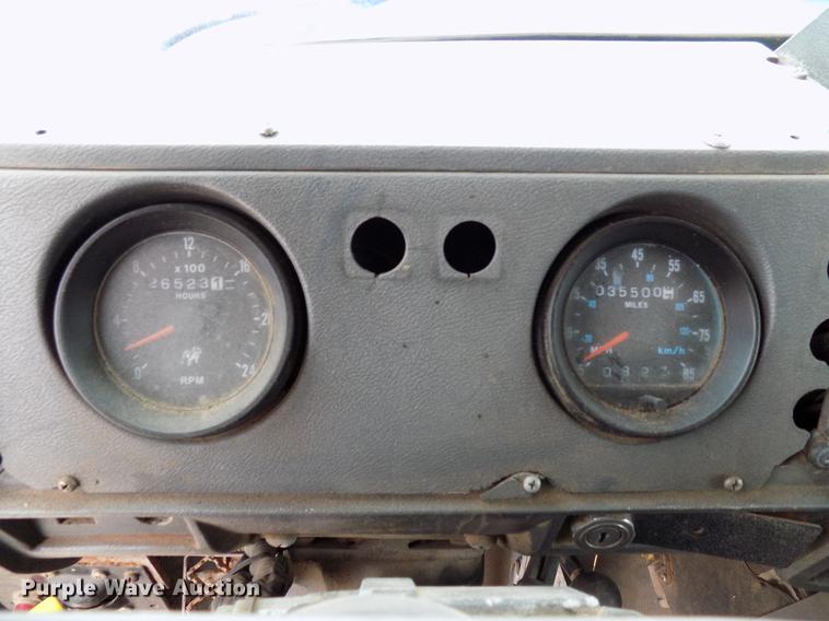 image for item DD3672 2001 Mack RD pump truck