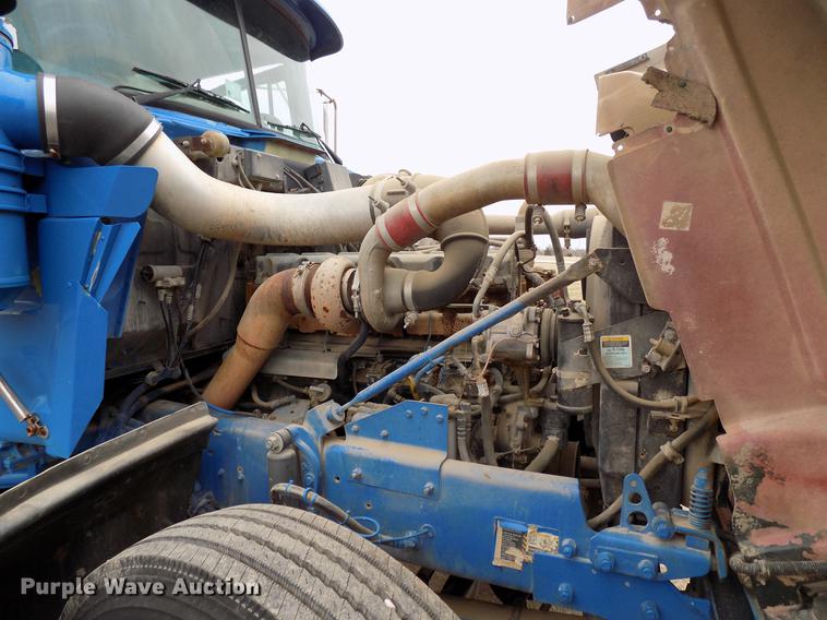 image for item DD3672 2001 Mack RD pump truck