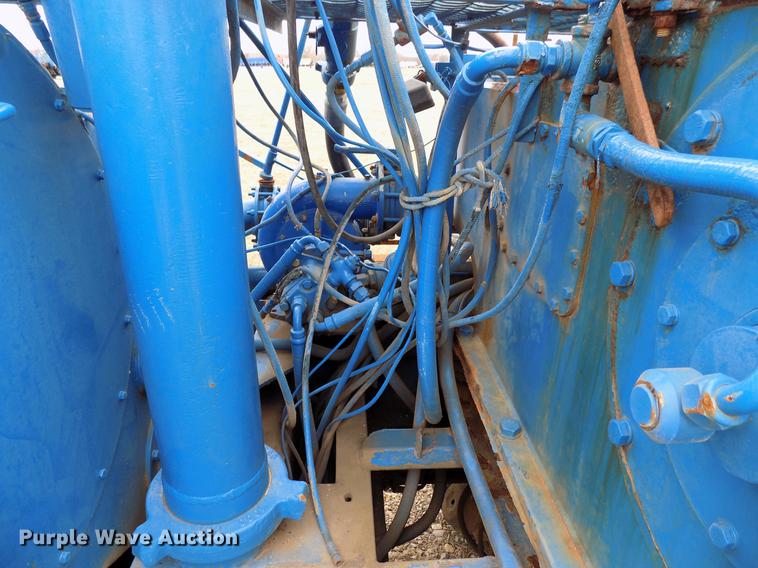 image for item DD3672 2001 Mack RD pump truck