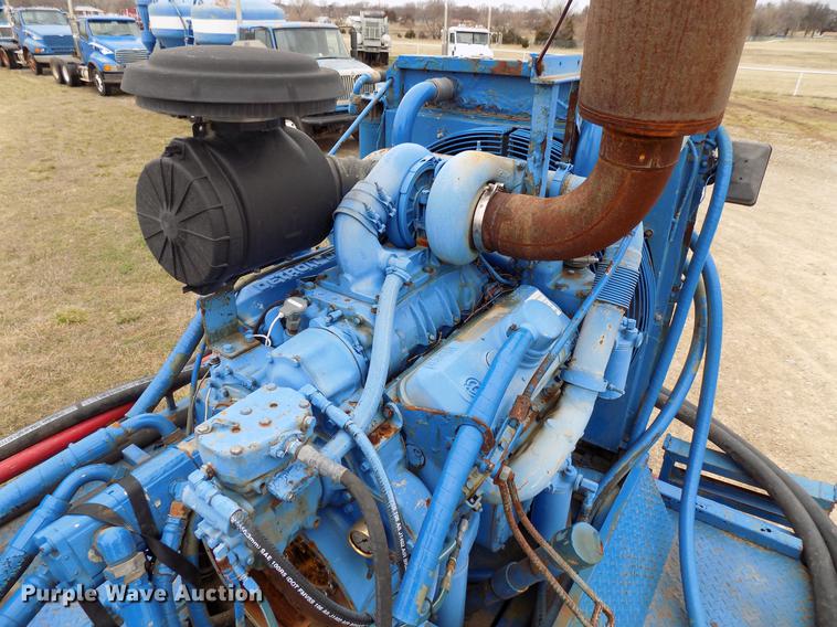 image for item DD3672 2001 Mack RD pump truck