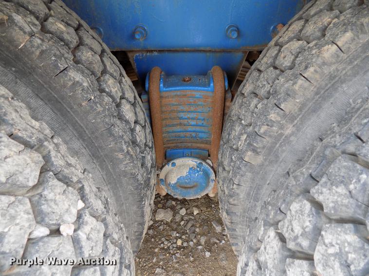 image for item DD3672 2001 Mack RD pump truck