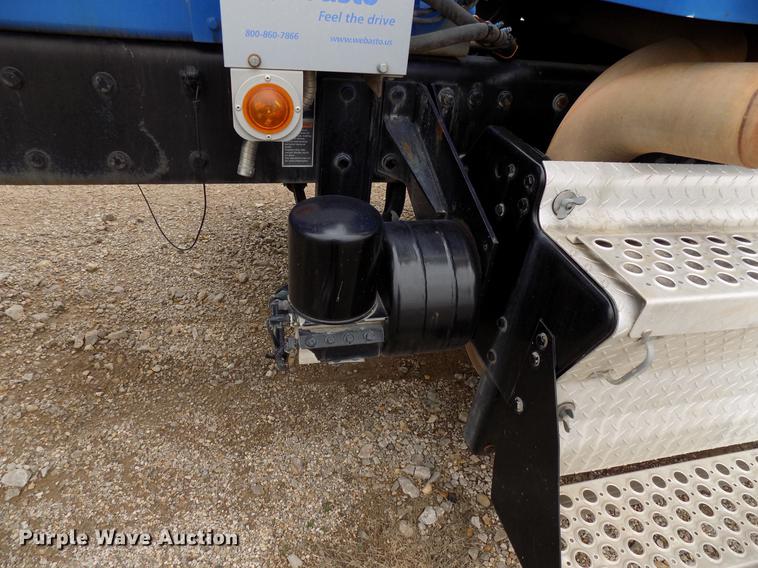 image for item DD3673 2010 Kenworth T800 bulk cement truck