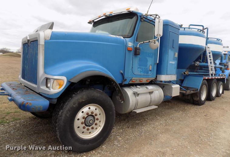 image for item DD3674 2007 International 5900i pump truck