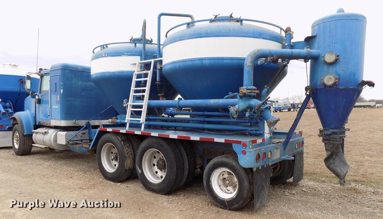 image for item DD3674 2007 International 5900i pump truck