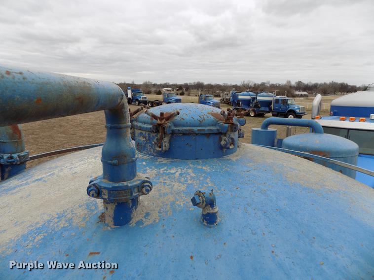 image for item DD3674 2007 International 5900i pump truck