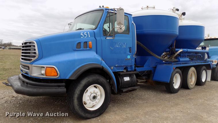 image for item DD3675 2003 Sterling LT9513 bulk cement truck